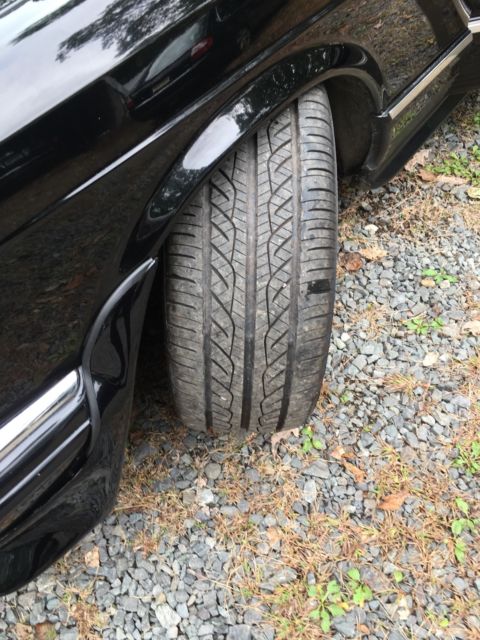 1984 Black Mercedes-Benz 500-Series Sedan