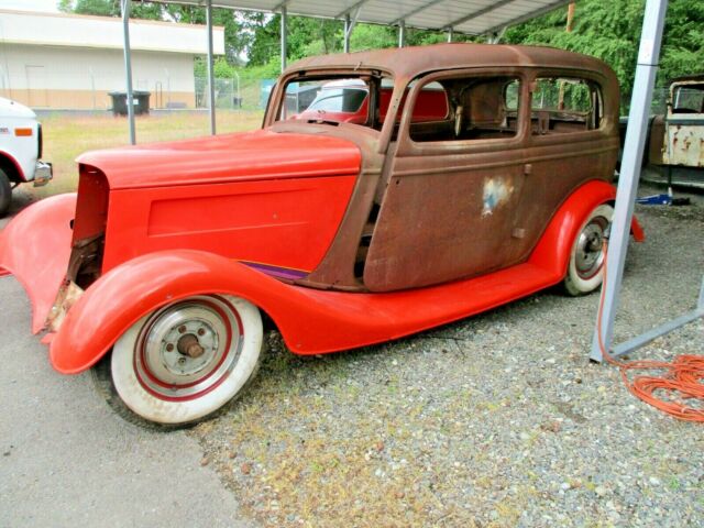 1933 Rusty Ford Tudor 2 Dr. Sedan