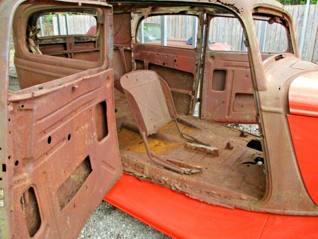 1933 Rusty Ford Tudor 2 Dr. Sedan