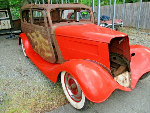 1933 Rusty Ford Tudor 2 Dr. Sedan