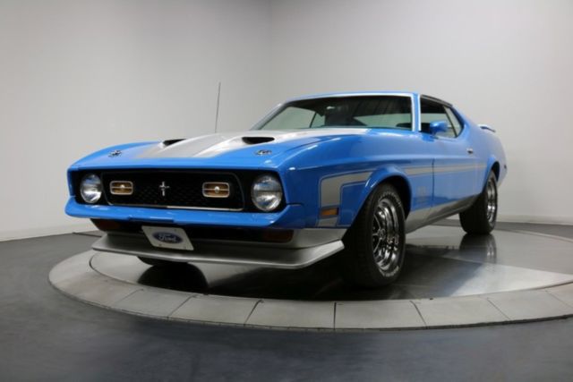 1971 Blue Ford Mustang