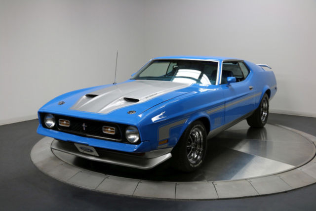 1971 Blue Ford Mustang
