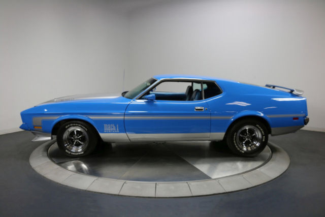 1971 Blue Ford Mustang