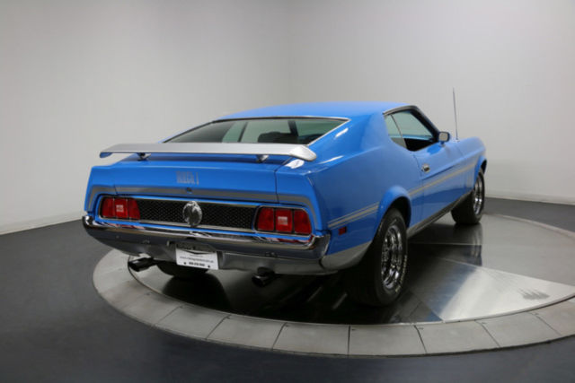 1971 Blue Ford Mustang