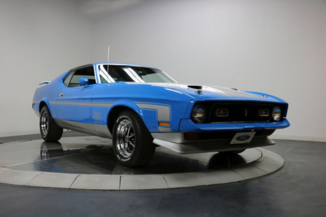 1971 Blue Ford Mustang