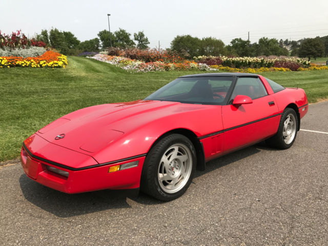 1990 RED Chevrolet Corvette