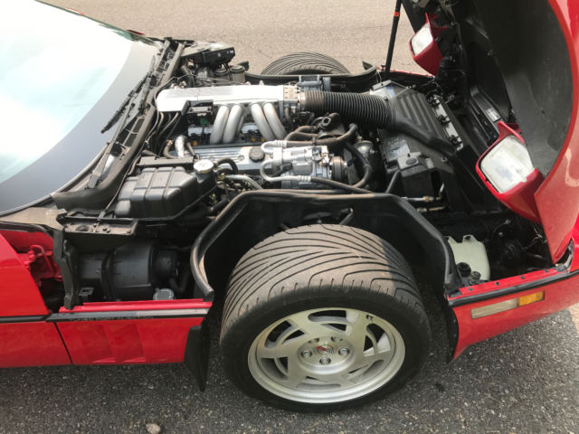 1990 RED Chevrolet Corvette