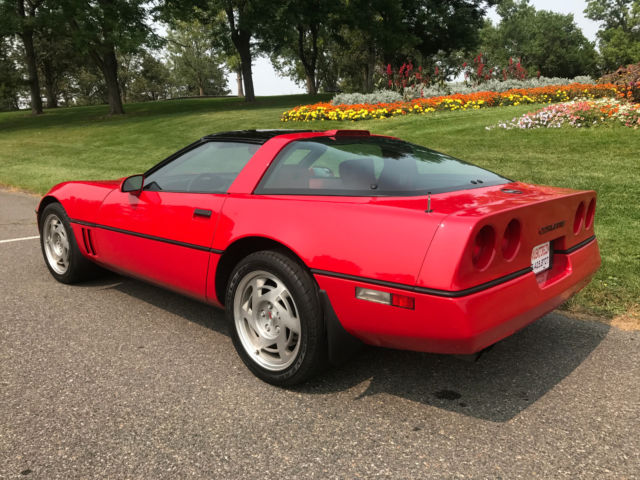 1990 RED Chevrolet Corvette