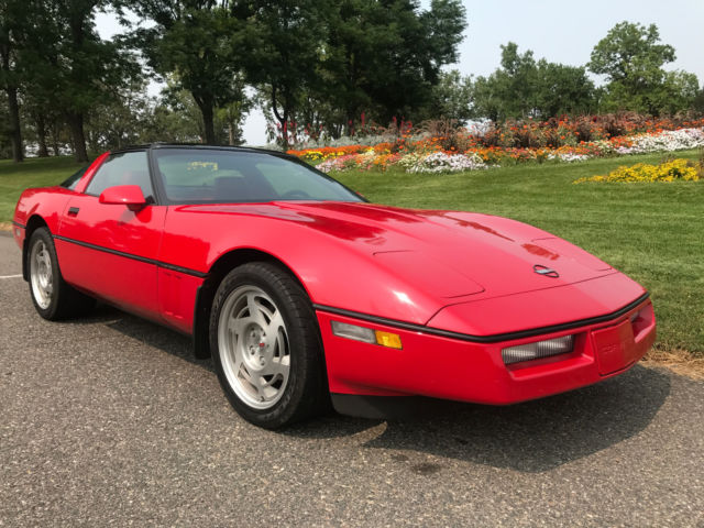 1990 RED Chevrolet Corvette