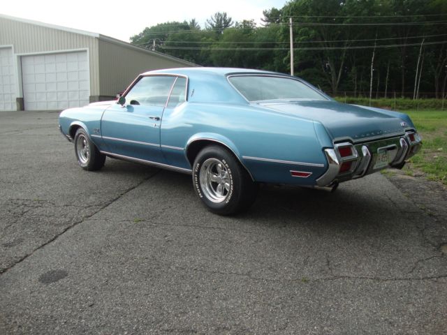 1972 Nordic Blue Oldsmobile Cutlass Coupe
