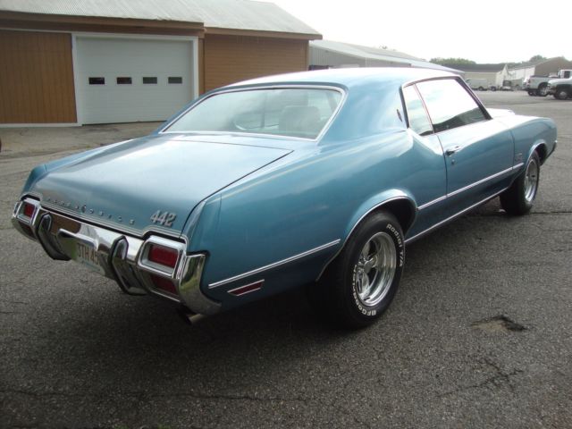 1972 Nordic Blue Oldsmobile Cutlass Coupe