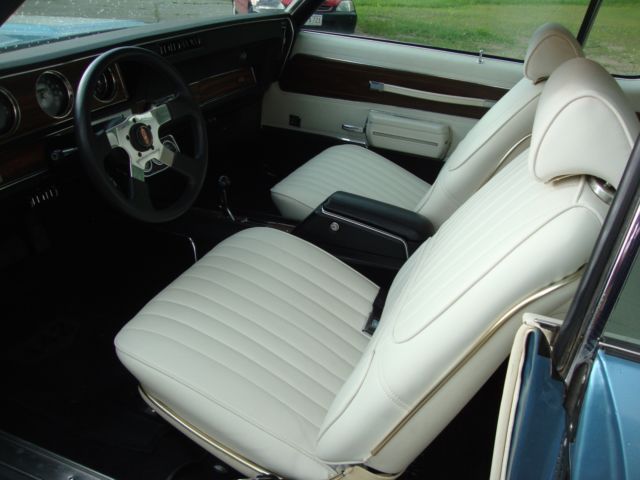 1972 Nordic Blue Oldsmobile Cutlass Coupe