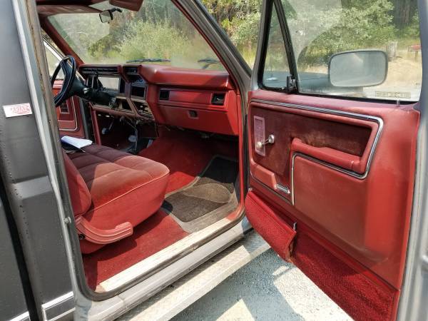 1986 Black Ford F-250