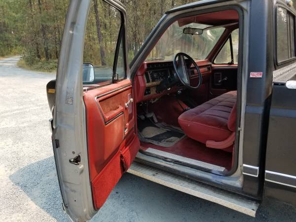 1986 Black Ford F-250