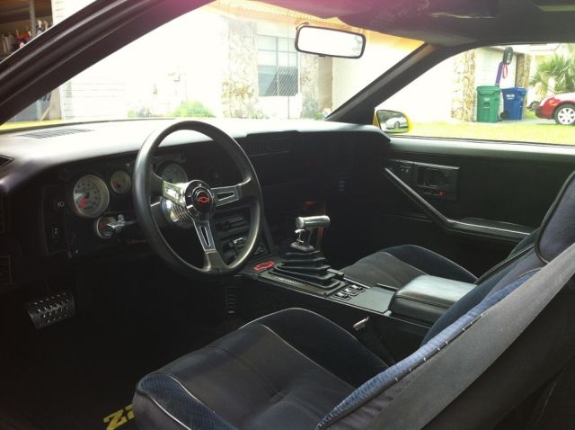 1986 Yellow Chevrolet Camaro Coupe