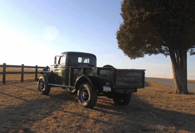 1949 Green/Black Dodge B-1-PW pickup