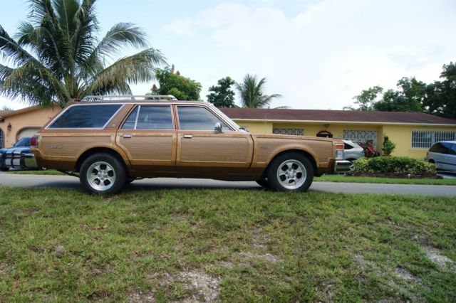 1979 GOLD CHRYSLER LEBARON Wagon