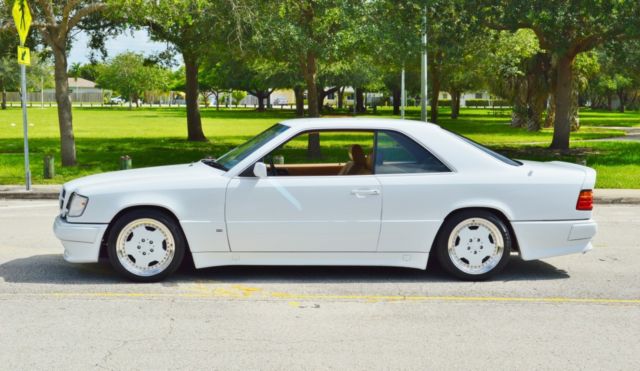 1988 White Mercedes-Benz 300-Series Coupe