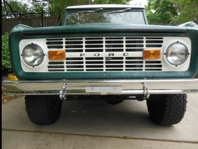1975 Green Ford Bronco SUV