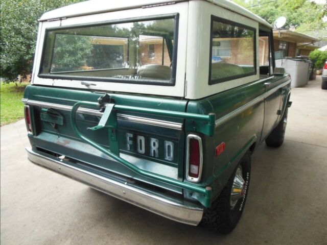1975 Green Ford Bronco SUV