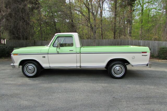 1974 Green Ford F-100 Standard Cab Pickup
