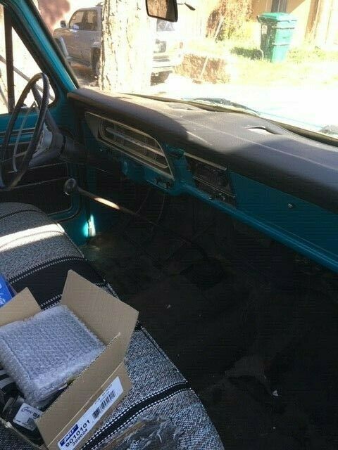1970 Blue Ford F-250