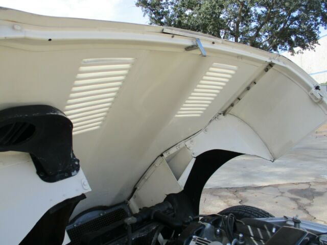 1971 White Jaguar E-Type Convertible