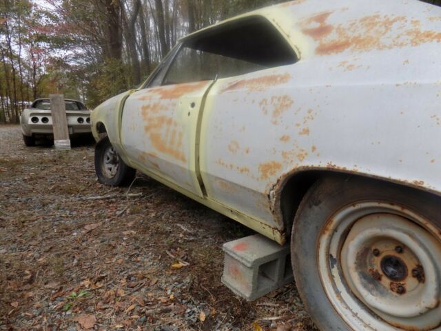 1967 Yellow Chevrolet Chevelle Hardtop