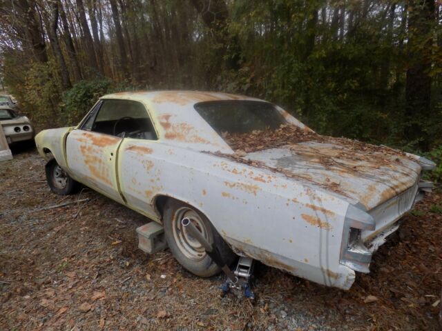 1967 Yellow Chevrolet Chevelle Hardtop