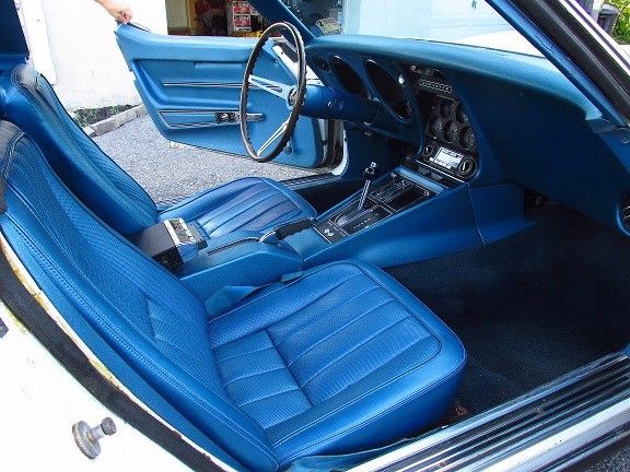 1968 White Chevrolet Corvette