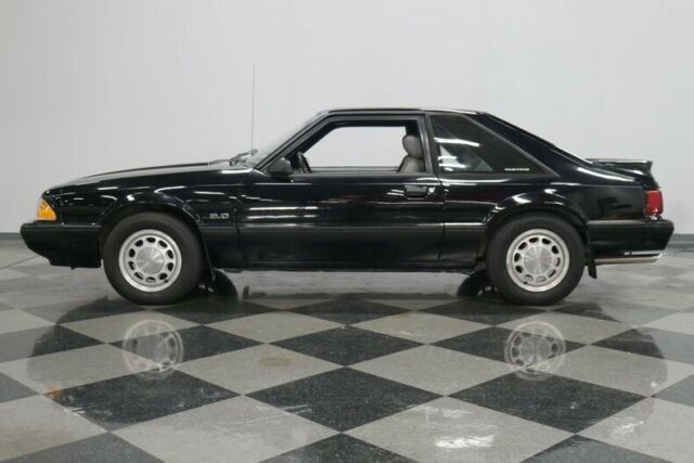 1989 Black Ford Mustang Hatchback