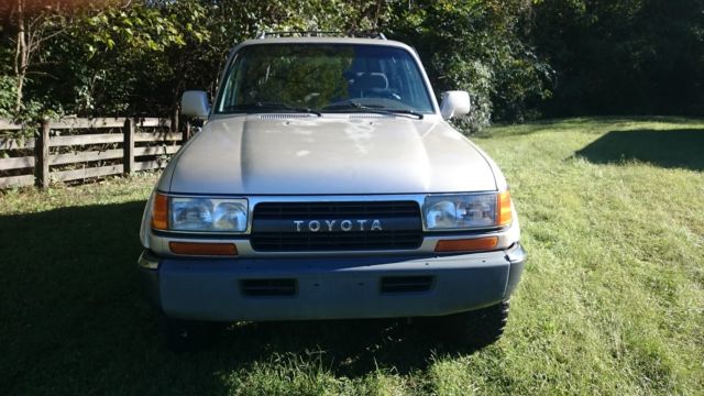 1991 Beige metallic Toyota Land Cruiser SUV