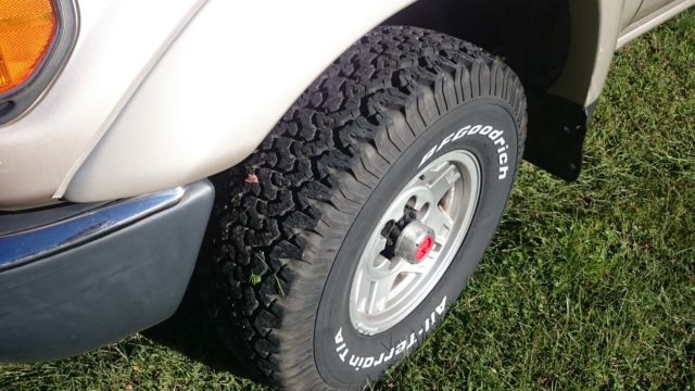 1991 Beige metallic Toyota Land Cruiser SUV