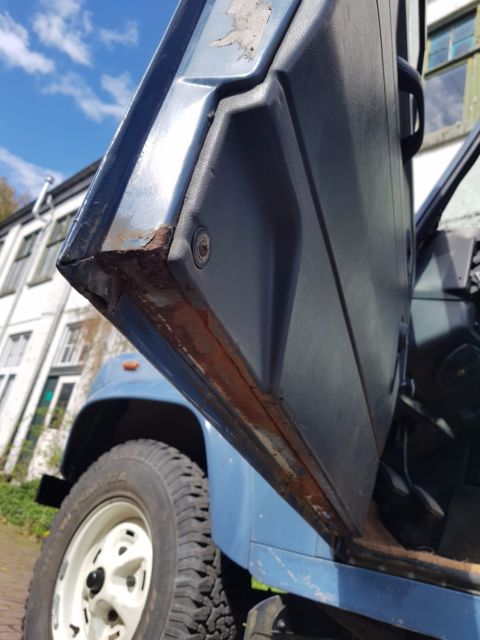 1989 Arles Blue Land Rover Defender SUV