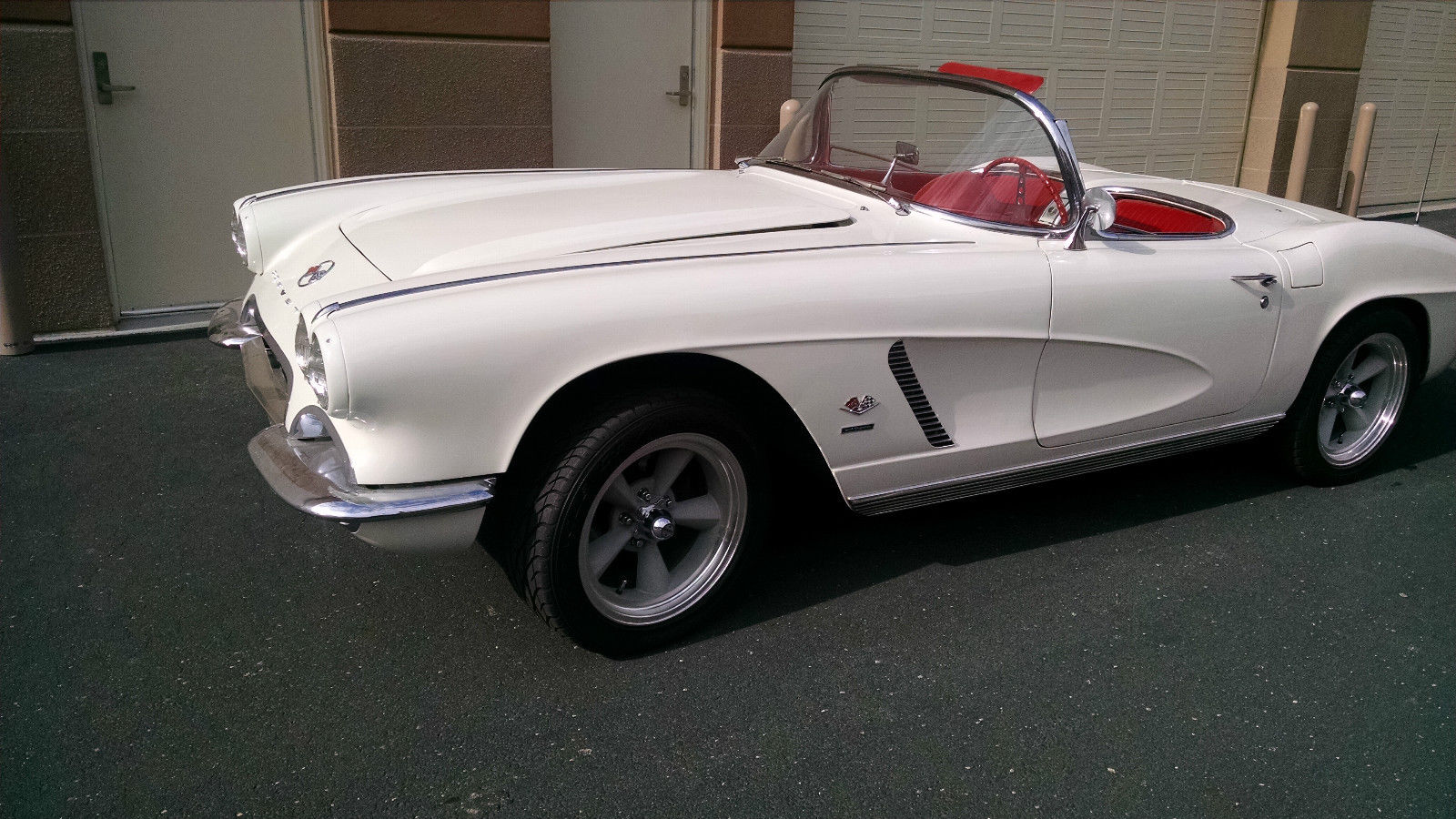 1962 Ermine White Chevrolet Corvette