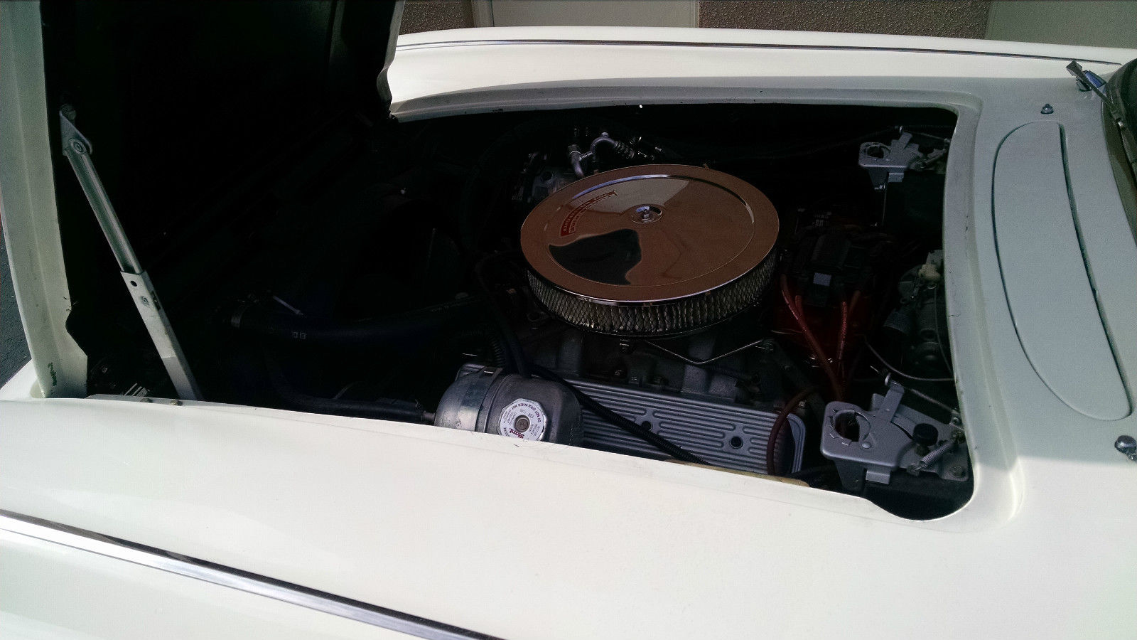 1962 Ermine White Chevrolet Corvette