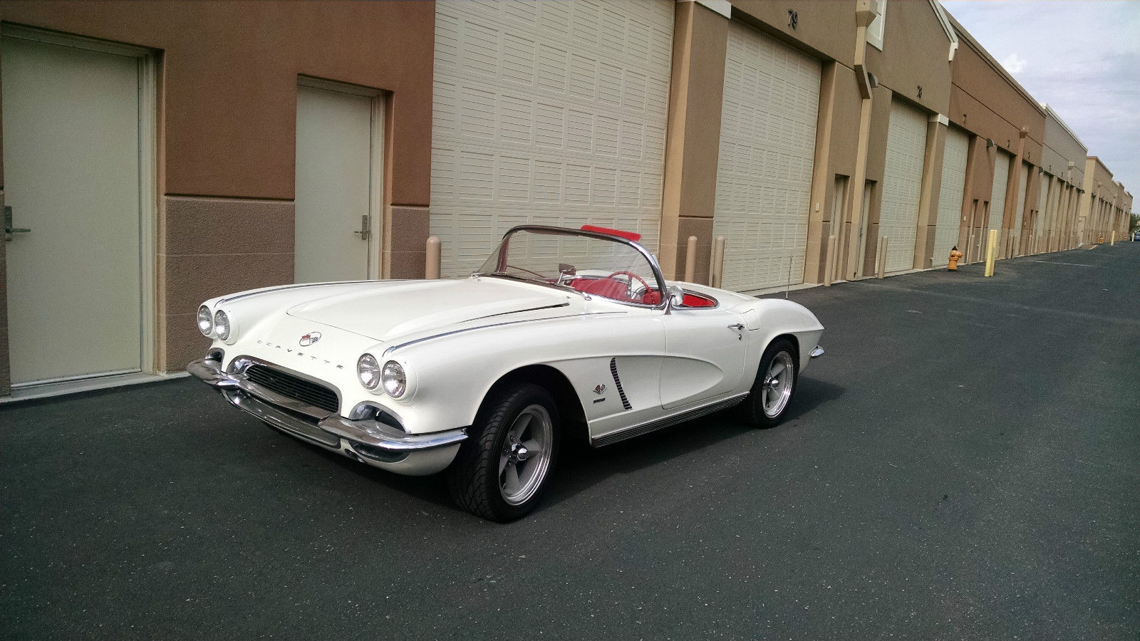 1962 Ermine White Chevrolet Corvette