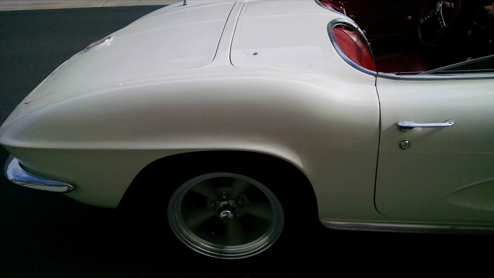 1962 Ermine White Chevrolet Corvette