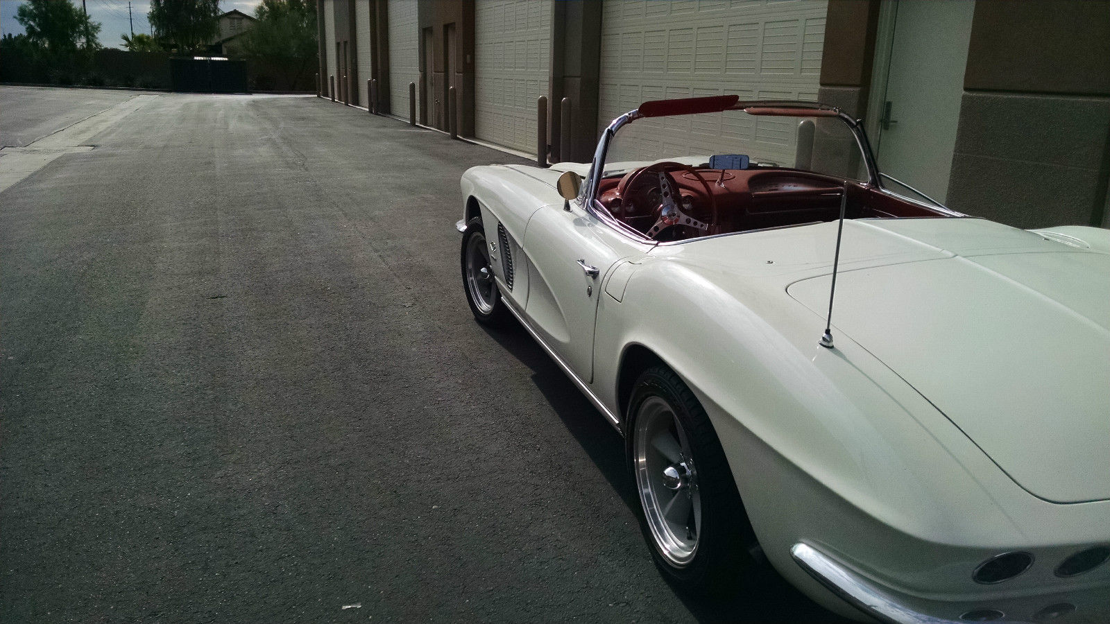 1962 Ermine White Chevrolet Corvette