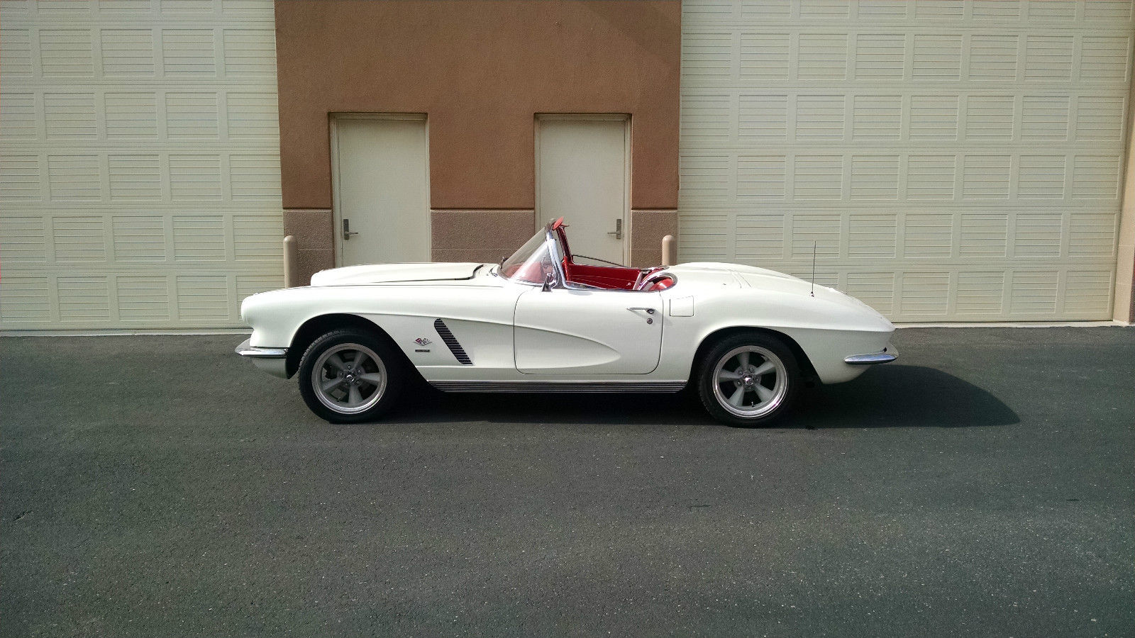 1962 Ermine White Chevrolet Corvette