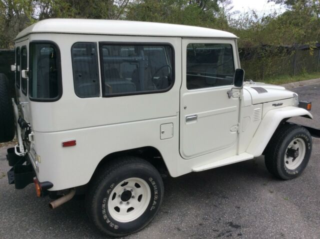 1983 White Toyota Land Cruiser SUV