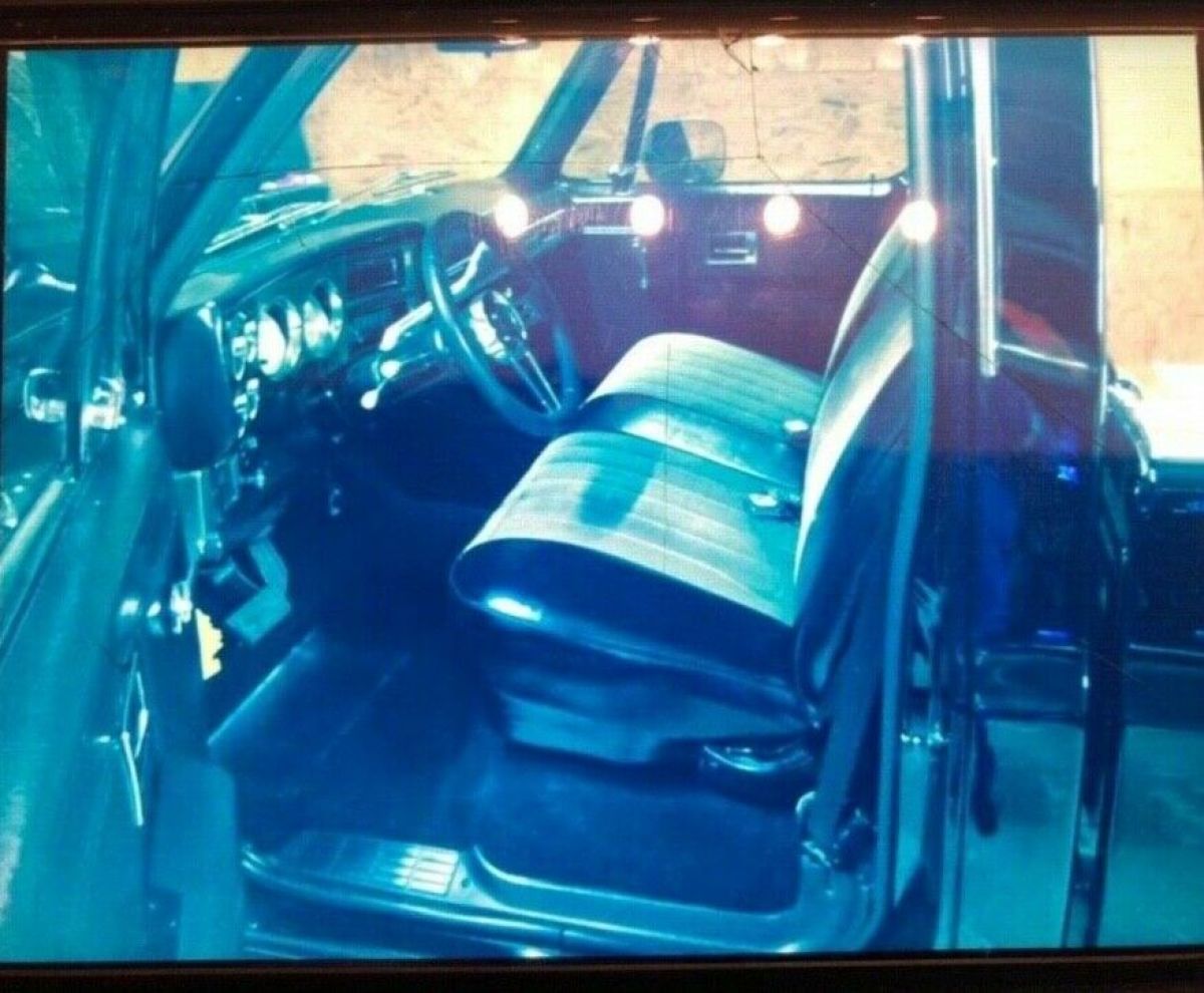 1981 GREY/BLACK Chevrolet C-10 Cab & Chassis