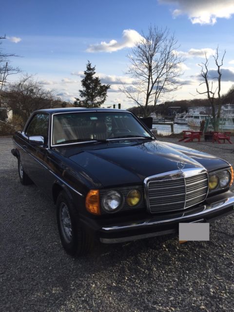 1985 904 Midnight Blue Mercedes-Benz 300-Series Coupe