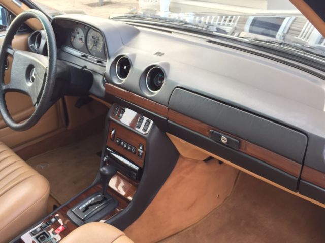 1985 904 Midnight Blue Mercedes-Benz 300-Series Coupe