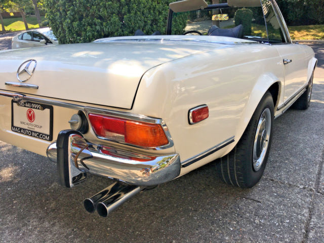 1970 White Mercedes-Benz SL-Class Convertible