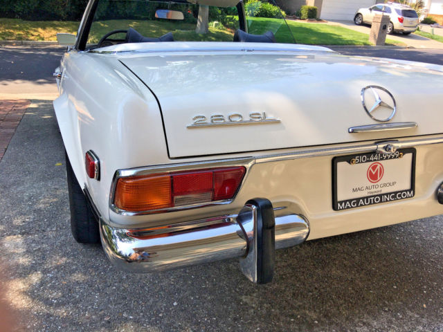 1970 White Mercedes-Benz SL-Class Convertible