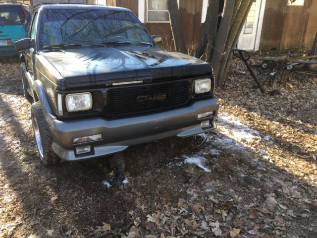 1992 Black GMC Typhoon SUV