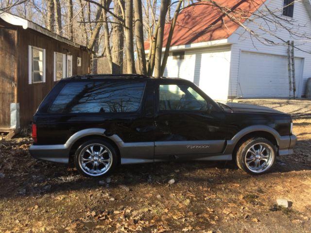 1992 Black GMC Typhoon SUV