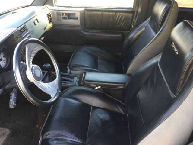 1992 Black GMC Typhoon SUV