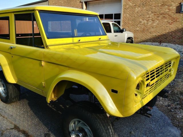 1974 Yellow Ford Bronco